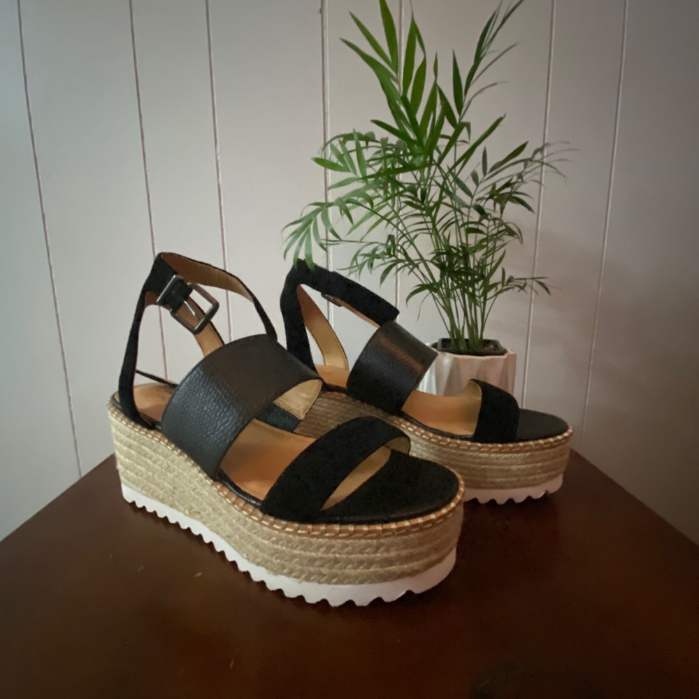 Crown Vintage Black Faux Leather/Suede Shoes | 9